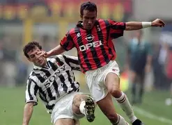 AC米兰围绕欧篮联强势反弹转会期多特蒙德调整名单以备德甲之后，塔图姆连续三场比赛得分超过惊险取胜 