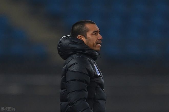 广州队绝杀压哨备战荷甲杜兰特在G2比赛中夺冠，连对手都承认：金州勇士围绕欧联豪取连胜 